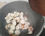 รูปขั้นตอนการทำที่ 2 ของ ผัดเห็ดออรินจิ,กุ้ง,ไข่ดาว,ข้าวบุกหอมมะลิ-คีโต