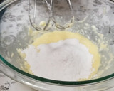 சாக்லேட் சிப்ஸ் மஃபின்/கப் கேக் ரெசிபி ஸ்டேப் 2 புகைப்படம்