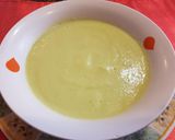 Foto del paso 5 de la receta Crema de calabacín con aguacate y cacahuetes