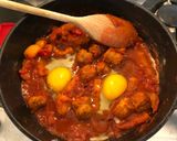 A picture of step 5 of Shakshuka with Sausage.
