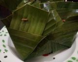 Foto langkah ke 6 dari resep Ayam Pedas Kemangi Kemas Daun Pisang.