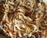 Foto del paso 5 de la receta Nidos de Tagliatelle con verduras jamón y nata