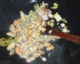 Foto langkah ke 2 dari resep Tumis Kerang Kupas ala WarTeg.