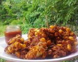 कुरकुरीत मक्याची भजी (Crispy corn pakoda recipe in marathi) रेसिपी स्टेप 5 फोटो 