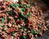 รูปขั้นตอนการทำที่ 7 ของ กะเพราหมูสับไข่ดาว แคร์หมูชวนหิว ติดตามได้ที่ยูทูป แคร์จันตนา 🤍