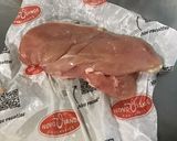 Une image de l'étape 1 de Filet de poulet aux tomates, épices, coriandre et jus de rhubarbe rose.
