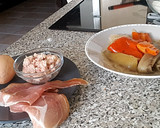 Foto del paso 2 de la receta: Coca salada con escalivada, huevo duro, atún... (con lo que prefieras)