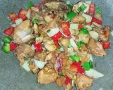 Foto langkah ke 6 dari resep Tumis Ayam Paprika.