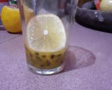 Foto langkah ke 1 dari resep Teh Lemon Markisa.