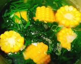 Foto langkah ke 6 dari resep Sayur Bayam Bening Jagung Manis.