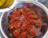 A picture of step 4 of Dabda achar.