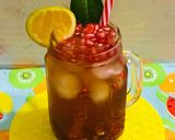 A picture of step 6 of Pomegranate iced tea.