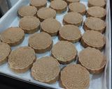 Foto langkah ke 7 dari resep Anabolic Milky Cheese Oat Mooncakes (New Recipe) |High Protein, Low Calorie, Sugar & Gluten Free.