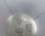 A picture of step 2 of Sunflower Dates creamy shake.