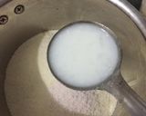 A picture of step 2 of Oats Uttapam.