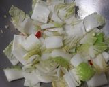 Foto langkah ke 5 dari resep Tumis sawi putih.