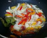 Foto langkah ke 1 dari resep Telur Ceplok Masak Kecap.