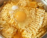A picture of step 3 of Sari Ramen: Easy Kimchi Ramen.