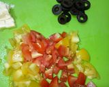Hình bước làm 2 của món Bánh Mì Salad Cà Chua Phô Mai Kiểu Ý - Italian Salad Bruschetta