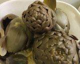 Foto del paso 1 de la receta: Alcauciles con vinagreta de ajo y limón