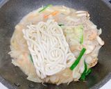A picture of step 7 of Easy One-Pan Loaded Champon Udon.