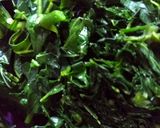 Foto langkah ke 1 dari resep 017. Oseng Daun Pepaya.