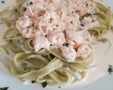 Foto del paso 4 de la receta: Fettuccine de espinacas con salmón y gambas