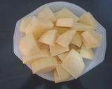 صورة لخطوة 1 من وصفة بطاطس بالثوم والكزبرة 🥔🥔🥔