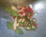 Foto langkah ke 2 dari resep Kerang kijing saos tiram pedas.