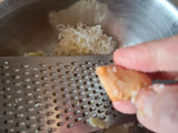 ज्वार आटे से बनी क्रिस्पी मेथी टिक्की