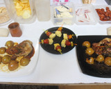 Foto del paso 7 de la receta: Contramuslos de pollo asado con peras