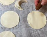 A picture of step 3 of Easy Gazelle Horns.