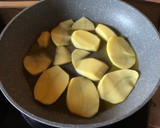 Foto del paso 2 de la receta: Huevos estrellados 🍳