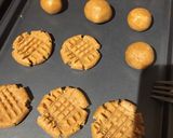 A picture of step 2 of Peanut butter and chocolate cookies.