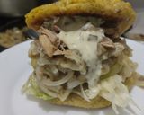 Foto del paso 13 de la receta: Arepa🫓rellena🥯de berenjena🍆tatemada, cebolla🧅caramelizada y pollo🍗🥙🥗