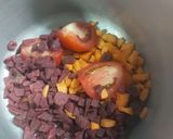 A picture of step 1 of Beetroot carrot tomato soup.