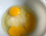 Foto del paso 2 de la receta: Galletitas de vainilla económicas, rendidoras sin manteca y fáciles de hacer