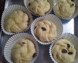 Foto langkah ke 4 dari resep Roti Kismis Manis.