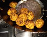 A picture of step 7 of Knorr noodles pakora/Ball.