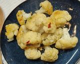 A picture of step 3 of Cauliflower with Garlic, Oil, and Chili.