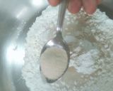 A picture of step 1 of Green and white pizza.