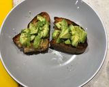 A picture of step 3 of Paprika avocado & poached eggs.