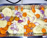 Foto del paso 1 de la receta: Pollo entero asado al carbón con papas y zanahoria