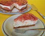 Foto del passaggio 16 della ricetta Cheesecake allo yogurt e pesche noci