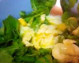 Foto del paso 4 de la receta: Ensalada de rúcula y huevo pasado por agua