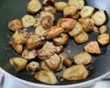 A picture of step 3 of Raw Banana Fry.