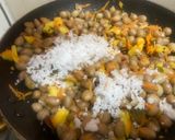 A picture of step 3 of Peanut Sundal.