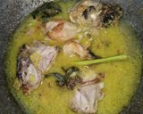 Foto langkah ke 2 dari resep Ayam Kuning Berkuah Susu.