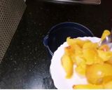 A picture of step 1 of Fresh peach juice 🥤.