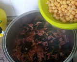 Foto del paso 5 de la receta: Potaje de garbanzos con bacon ahumado y espinacas